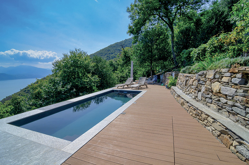 pavimento bordo piscina